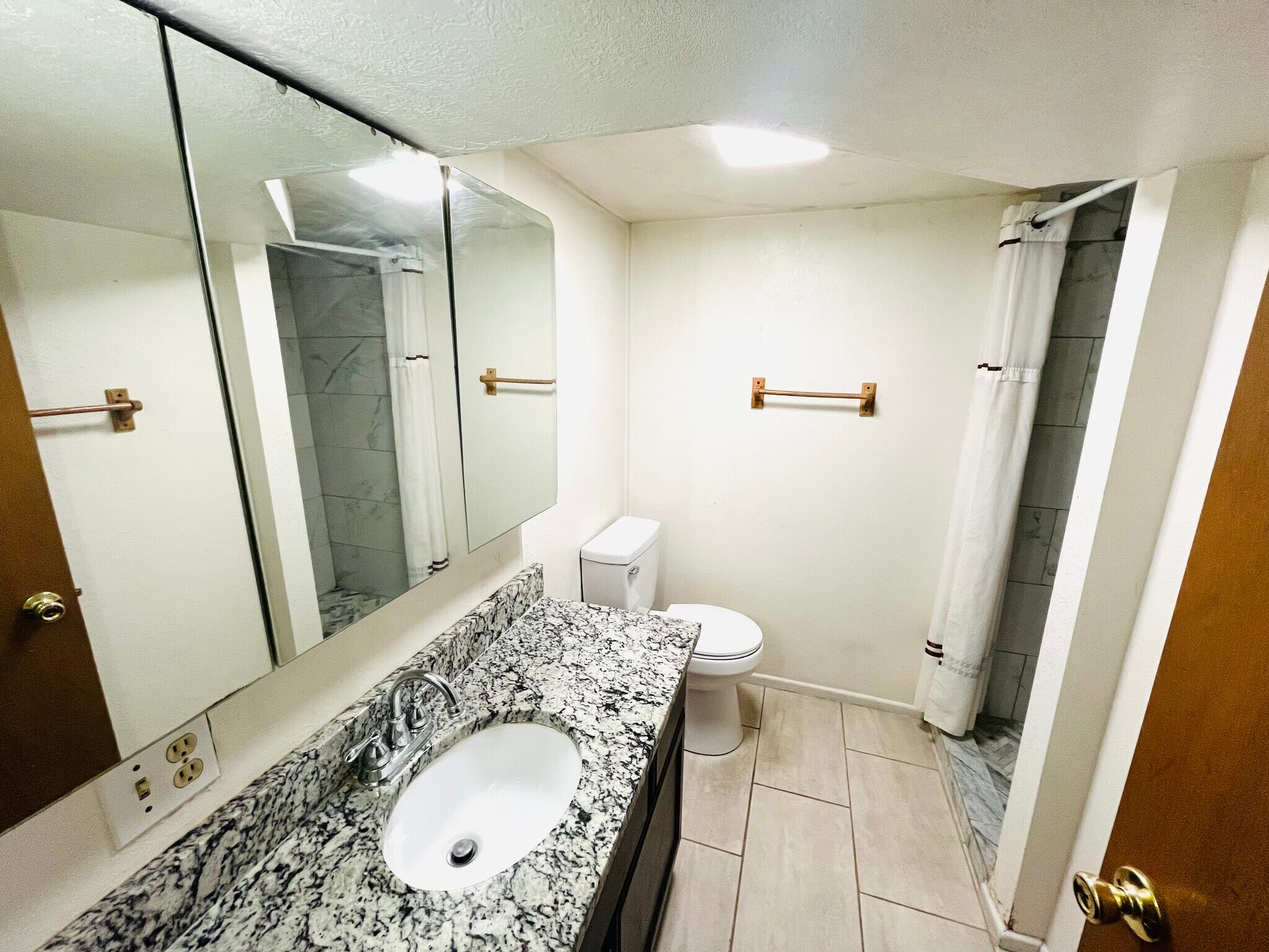 Building Photo - 170 E 1100 S