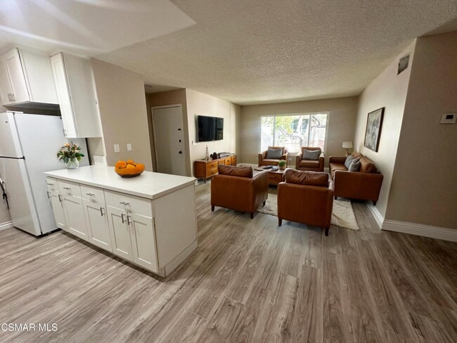 Building Photo - 2410 Bolker Dr