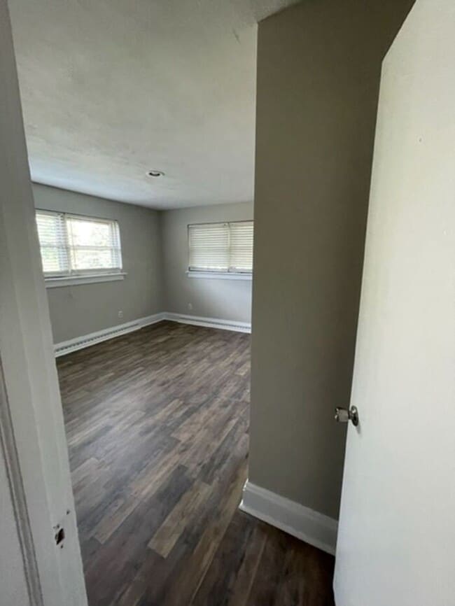 Building Photo - Spacious Corner-Lot Home Near Hwy 127 & Downtown Hickory