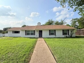 Building Photo - 1617 Dakota Dr