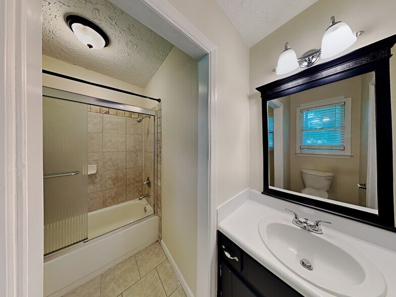 Building Photo - 139 Cedar Ridge Trail