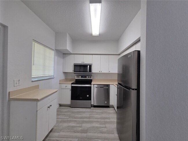 Building Photo - 8408 Bernwood Cove Loop