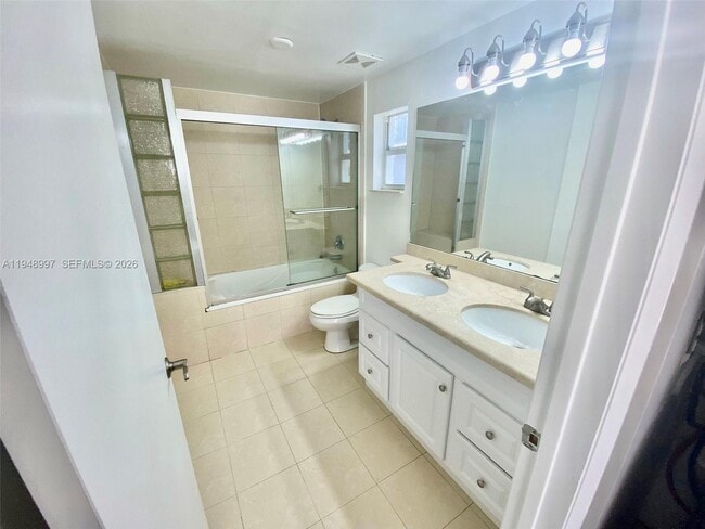 Building Photo - 235 SW 17th Rd