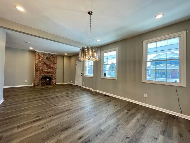 Building Photo - 240 S Princeton Ave