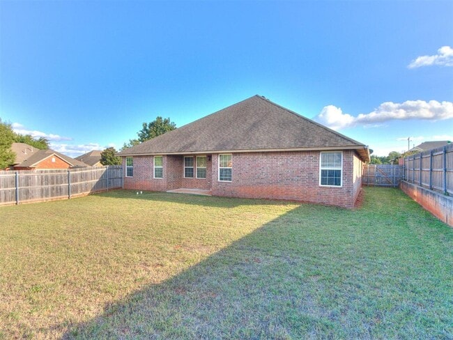 Building Photo - 3409 Valley