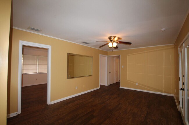 Building Photo - Coming Soon: 4 Bedroom 2 Bath home in Tyler!