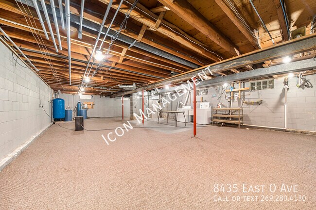 Building Photo - 8435 E O Ave