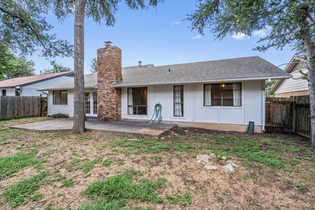 Building Photo - 10057 Woodland Village Dr