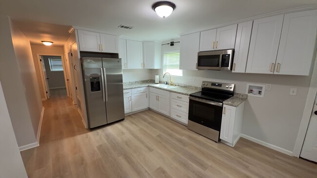 Building Photo - 39 Edgeview Heights Rd