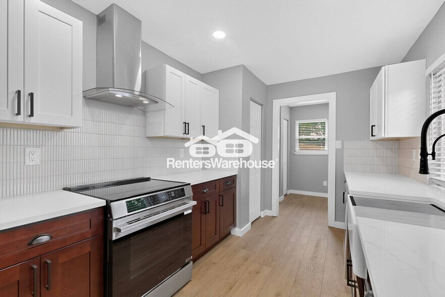 Building Photo - 1207 Creekwood Ct