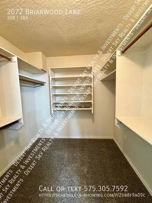 Building Photo - 2072 Briarwood Ln