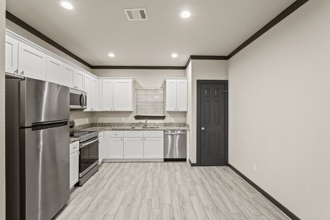 Building Photo - 4802 Cruse Rd