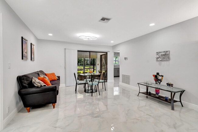 Building Photo - 9780 Parkinsonia Tree Trail