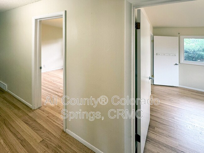 Building Photo - 2122 Meyers Ave