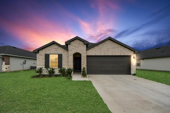 Primary Photo - 1302 Redbud Ln
