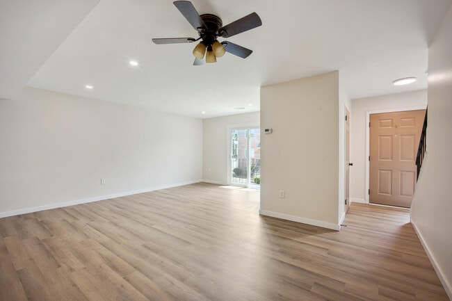 Building Photo - 4634 Conwell Dr