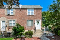 Building Photo - 241 Westpark Ln