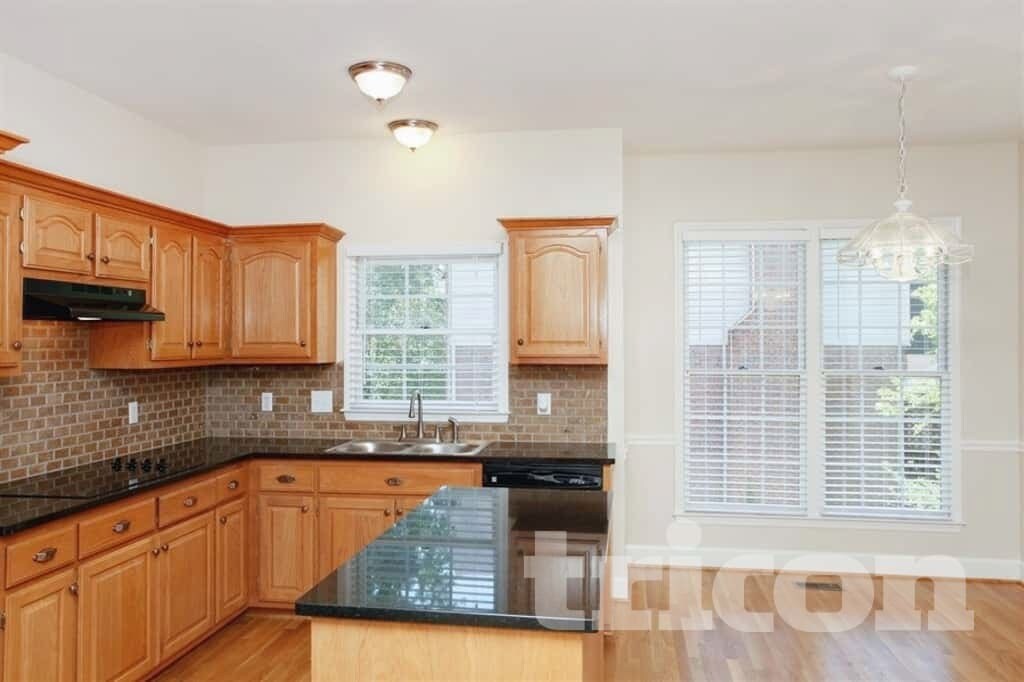 Building Photo - 105 Saddlebridge Ln