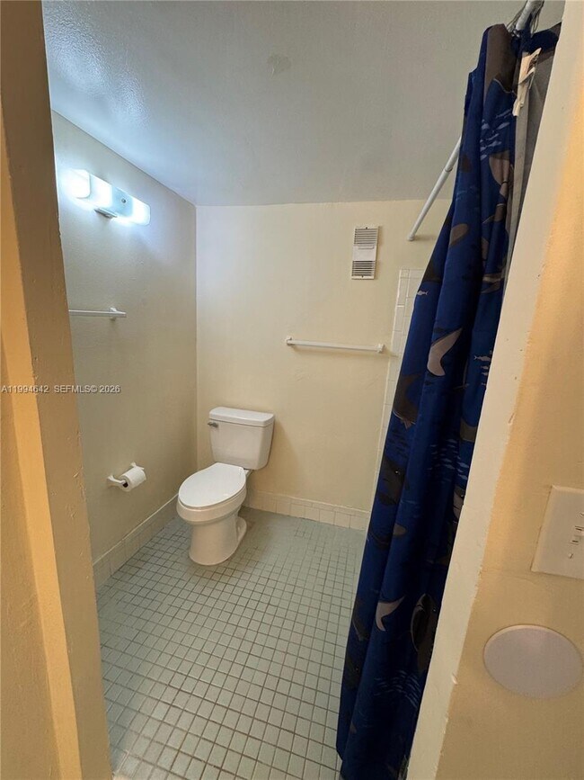 Building Photo - 14830 Naranja Lakes Blvd