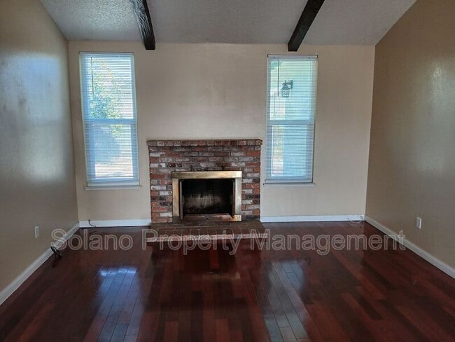 Building Photo - 400 Mokelumne Dr