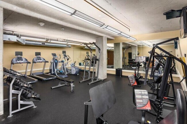 Building Photo - 1 bedroom in Seattle WA 98121