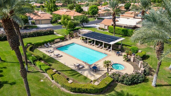 Building Photo - Mission Hills Country Club Home