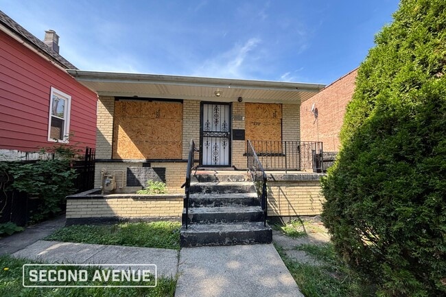 Building Photo - 8028 S Union Ave