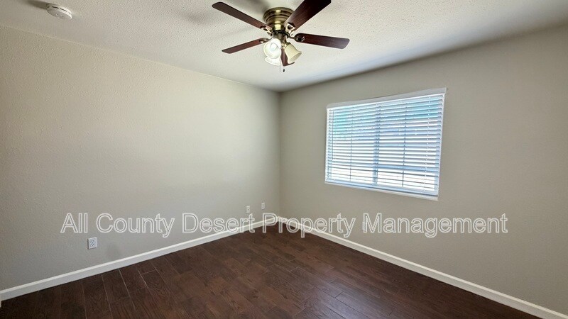 Building Photo - 9751 Palm Dr