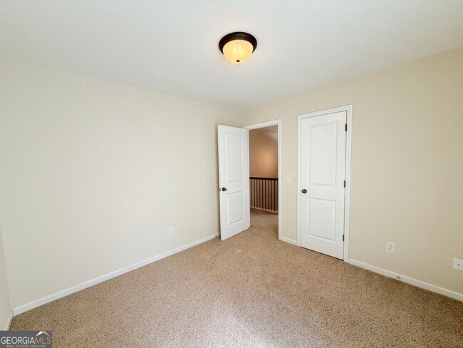 Building Photo - 260 Ascott Ln