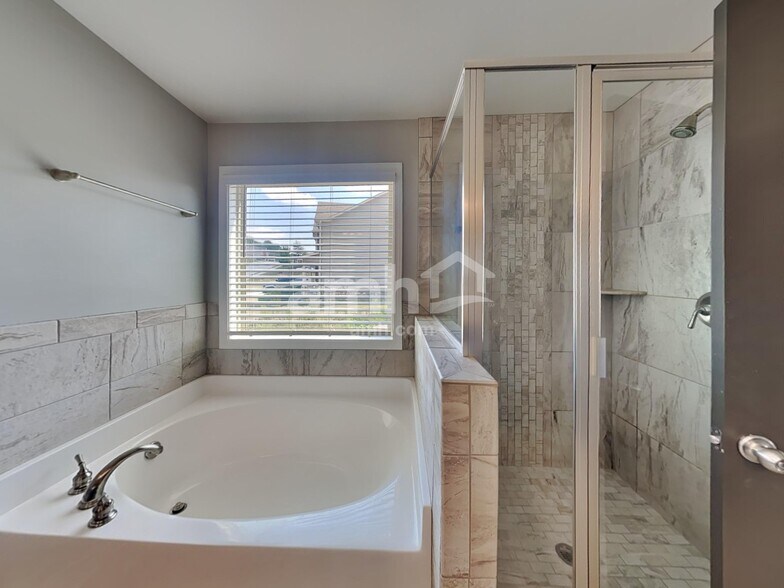 Building Photo - 1149 Victoria Walk Ln