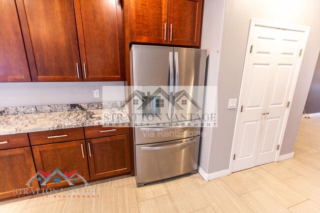 Building Photo - 2249 E Sells Dr