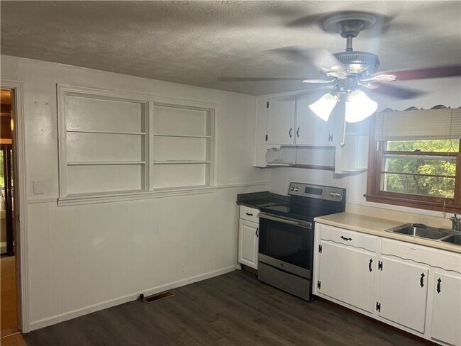 Building Photo - 3743 Jiles Rd