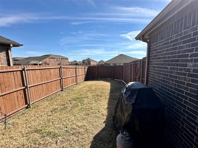 Building Photo - 3003 Rosemount Ln