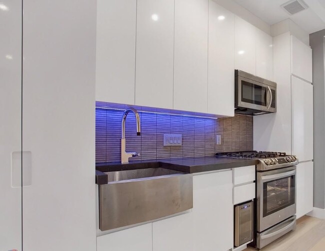 Building Photo - 195 Stanton St