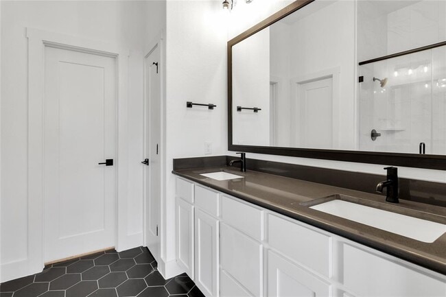 Building Photo - 8589 Meridy Lp