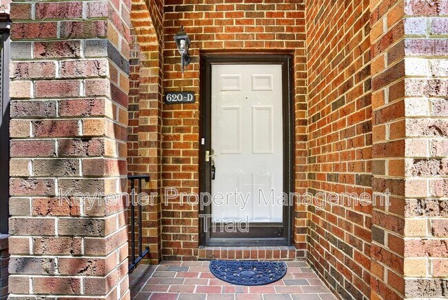 Building Photo - 620 Walker Ave