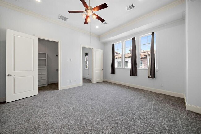Building Photo - 3921 Gramercy St