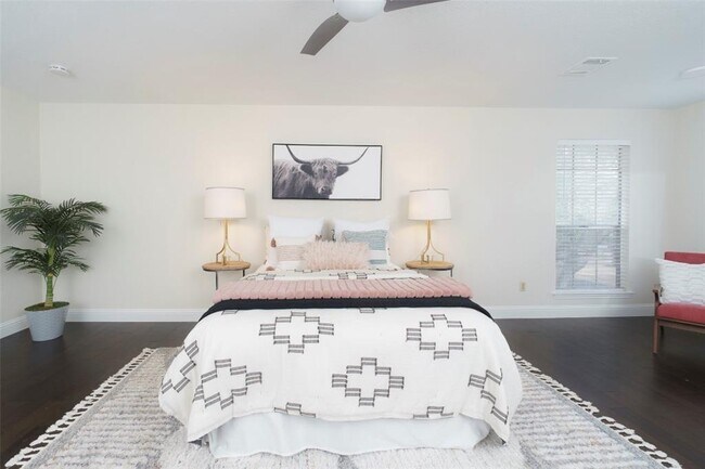 Building Photo - 2201 Broughton Ct