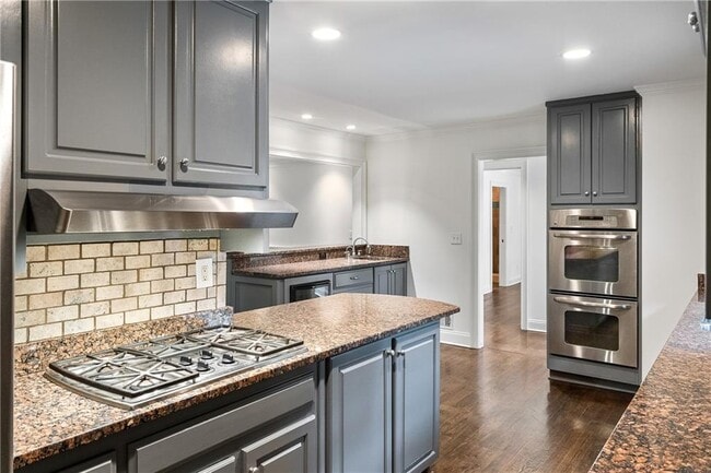Building Photo - 2468 Ridgeway Dr