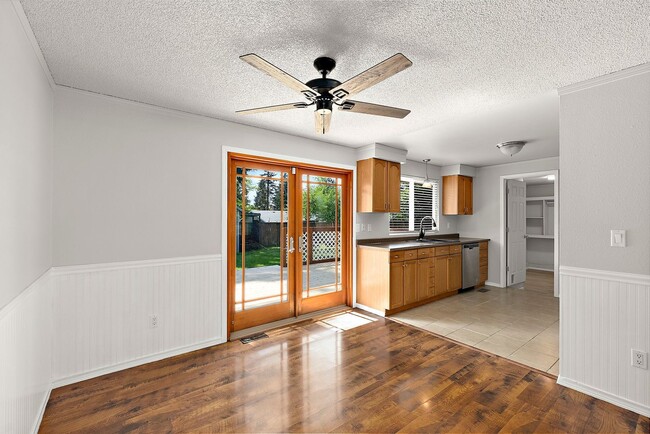 Building Photo - Charming 3-Bed Rental Home in Olympia | Pe...