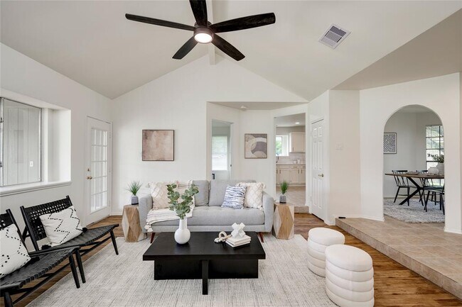 Building Photo - 16302 Bates Cove