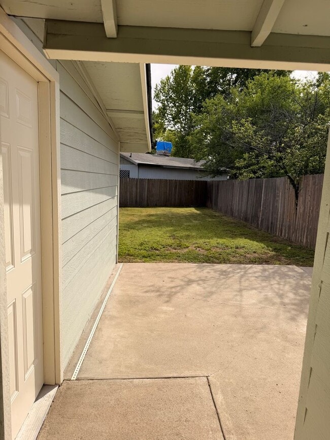 Building Photo - 3346 Stingy Ln