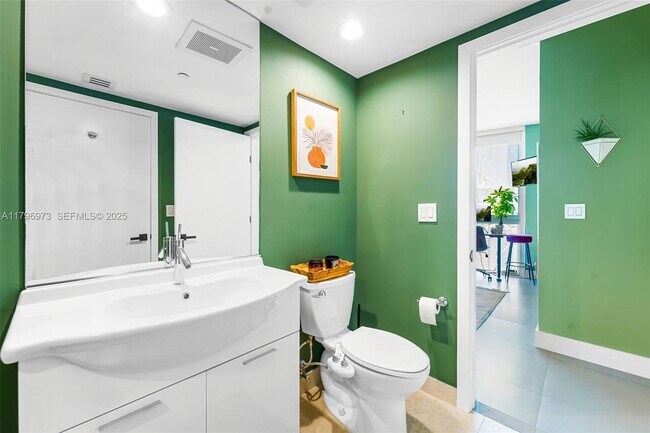 Building Photo - 465 Brickell Ave