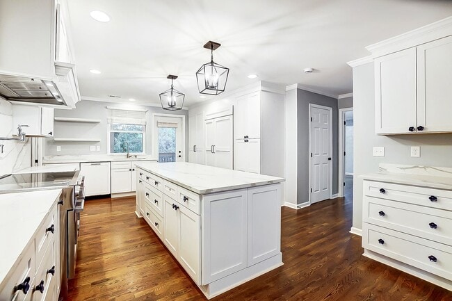 Building Photo - Beautiful Remodeled  Home in Historic Wilmore.