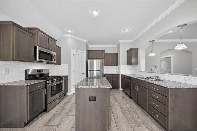 Building Photo - 1000 Tulip St
