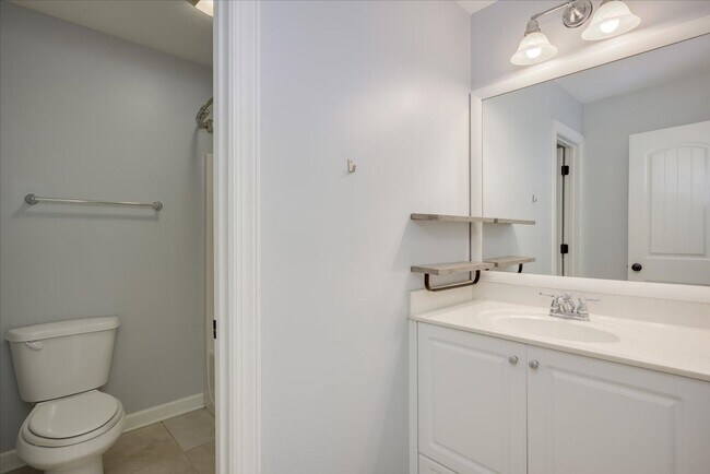 Building Photo - 4122 Chastain Dr