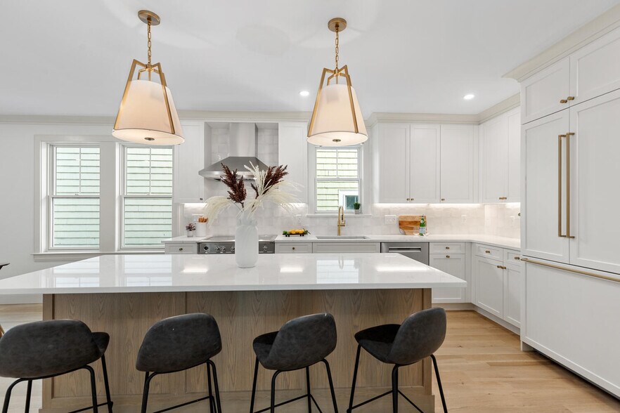 Building Photo - 8 Holly Ave