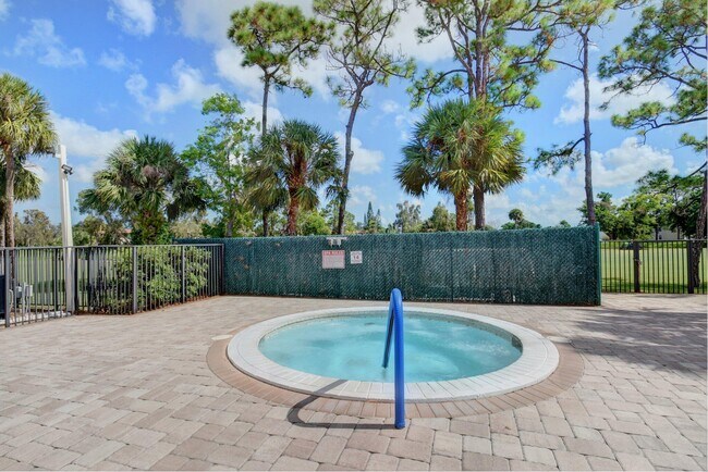 Building Photo - 4735 Lucerne Lakes Blvd