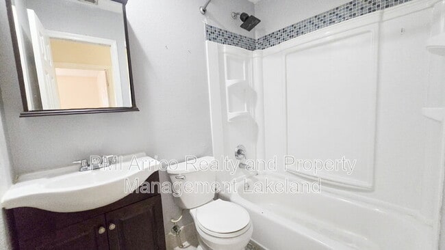 Building Photo - 2526 Edmond Cir