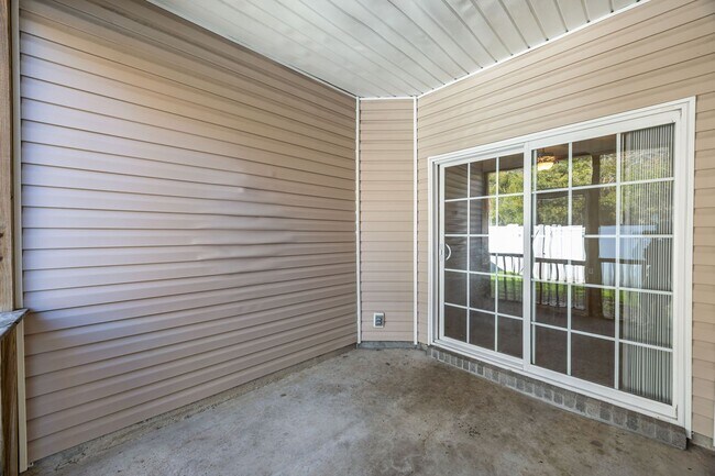 Building Photo - Welcome to Carolina Forest!